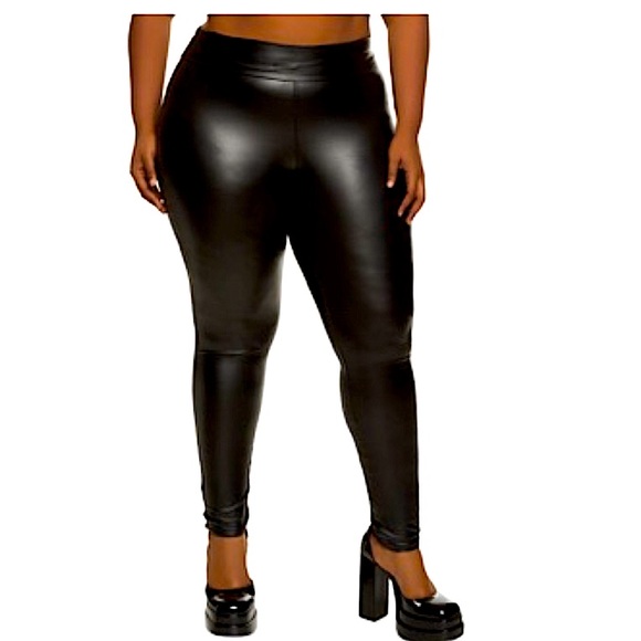 Eye Candy Black Faux Leather Plus Size Pull On Fleece Lined Leggings Size 2x. - Picture 1 of 2